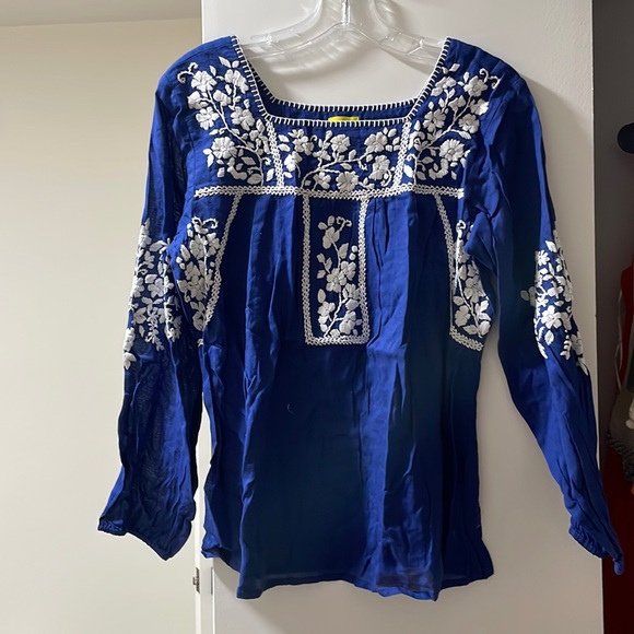 Embroidered top - Picture 1 of 3